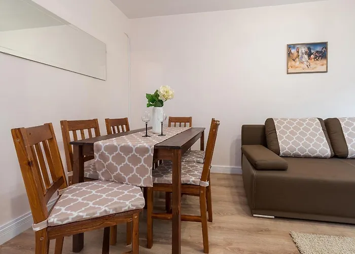 3 Bedroom Kasprzaka - P&o Serviced وارسو